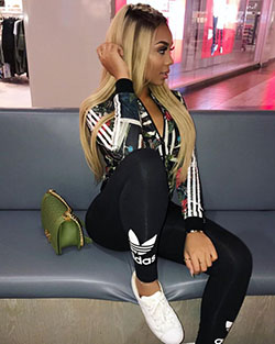 Ropa casual, más allá del yoga: Trajes Deportivos,  Pantalones capri  
