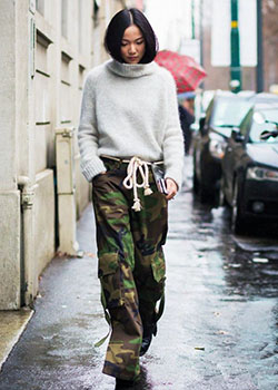 Pantalones camo street style, Moda de calle: pantalones tipo cargo,  blogger de moda,  Pantalones de camuflaje,  camuflaje militar,  Uniforme militar,  Joggers de camuflaje  