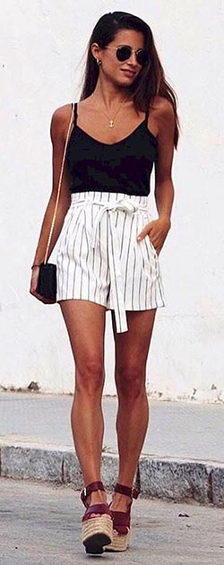 Shorts de talle alto a rayas, Ropa casual: traje de mameluco,  Trajes de primavera,  Atuendos Informales  