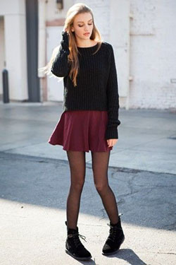Traje de invierno de falda skater: trajes de invierno,  Falda de patinadora,  Trajes De Falda,  brandy Melville,  Atuendos Informales  
