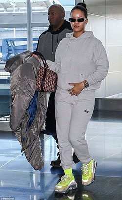 Fantásticos outfits estilo zapatillas balenciaga, Alexander Wang: cristiano louboutin,  alexander wang,  Alta costura,  estilo rihanna  
