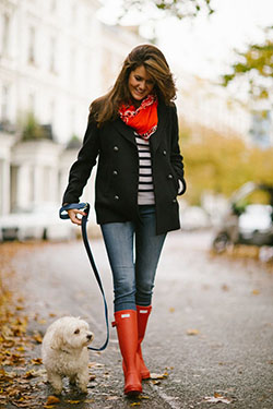 Ideas de ropa roja de moda con pantalones, falda, jeans.: Bota de wellington,  Estilo callejero,  Atuendos Con Botas,  traje rojo  