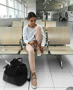 Outfit Stylevore con accesorio de moda: Chicas Calientes,  Accesorio de moda,  Ideas para vestir en el aeropuerto  