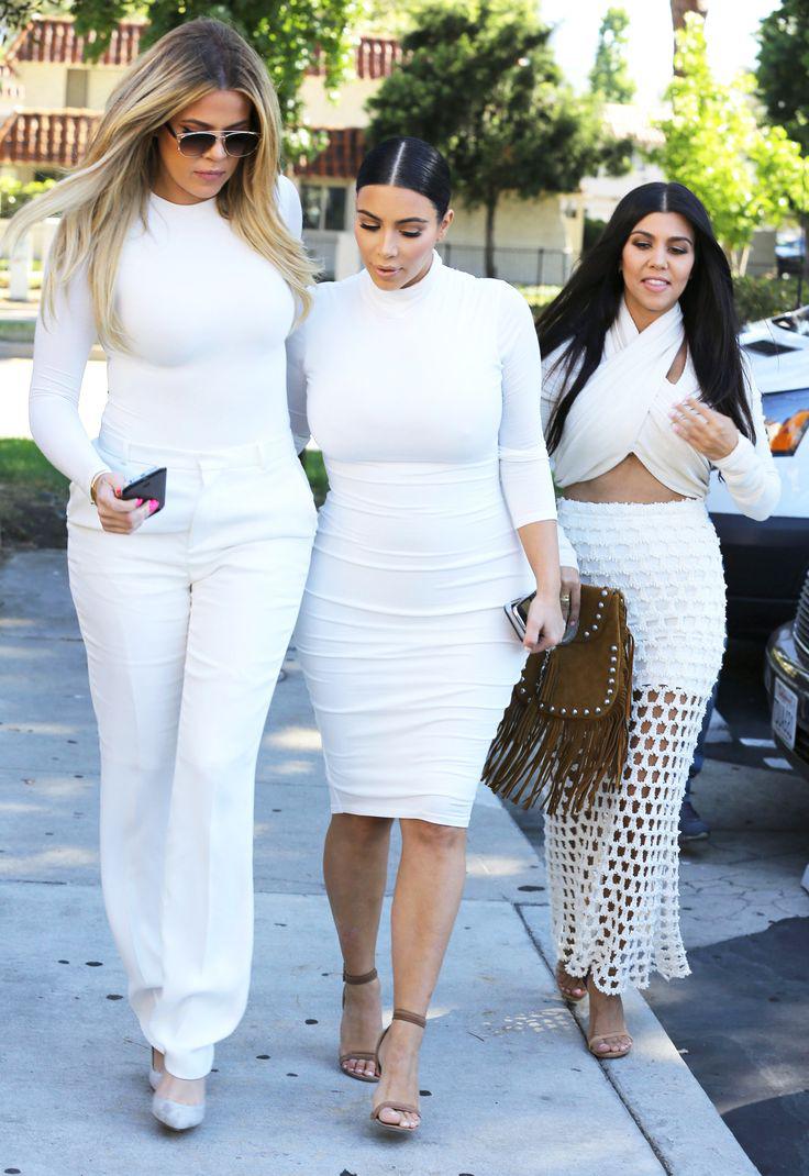 Estando al día con las Kardashians. Estando al día con las Kardashians. Kim Kardashian luce un traje pantalón de Gucci sin top en L.A.: Kylie Jenner,  Kendall Jenner,  kim kardashian,  KrisJenner,  scott disick,  kourtney kardashian,  Telerrealidad  