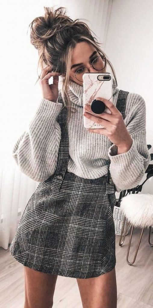 Trajes lindos estéticos de Baddie para 2019: trajes de invierno,  Ropa vintage,  Estilo retro,  Atuendos De Moño Desordenado  
